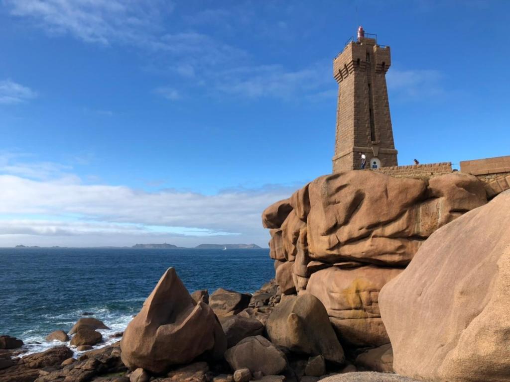 Les Ecolodges Sous Le Phare Louannec Exterior photo
