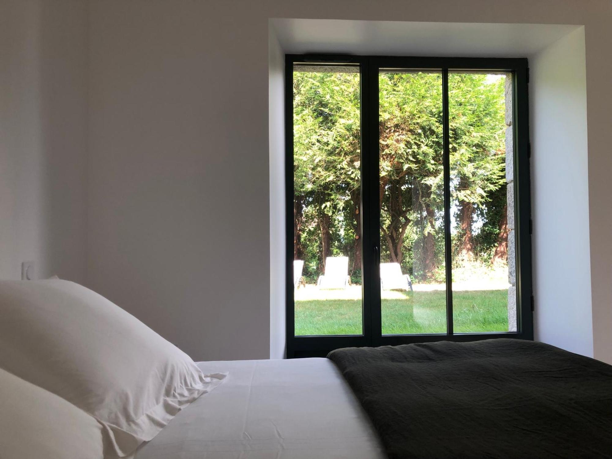 Les Ecolodges Sous Le Phare Louannec Exterior photo