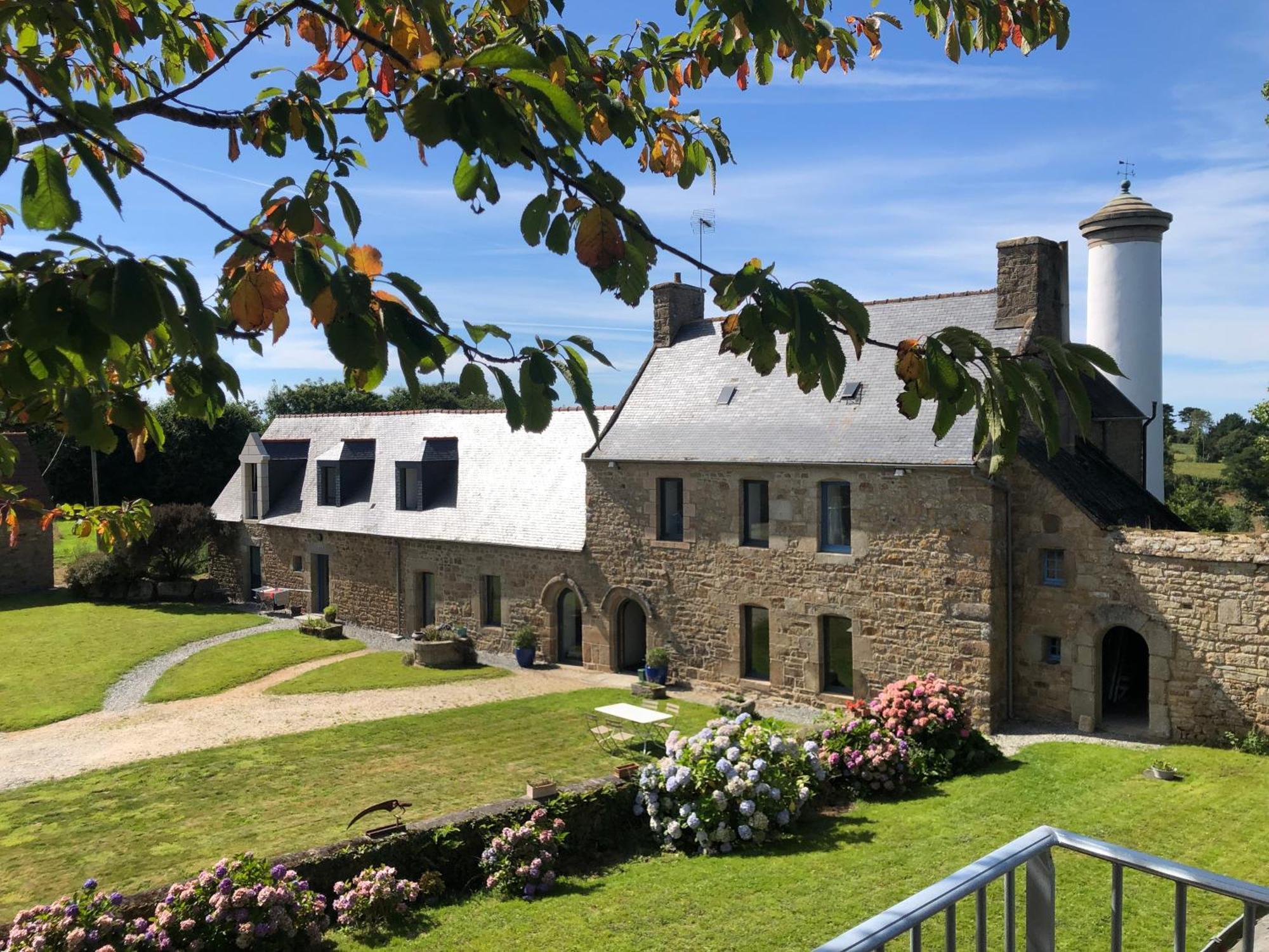 Les Ecolodges Sous Le Phare Louannec Exterior photo
