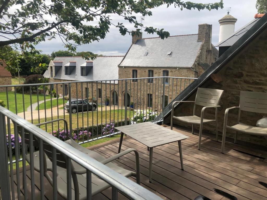 Les Ecolodges Sous Le Phare Louannec Exterior photo