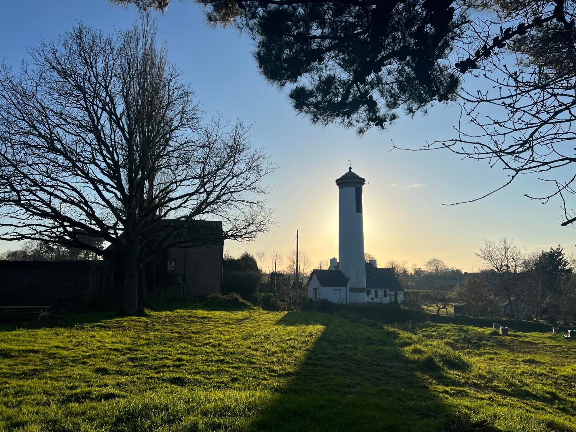 Les Ecolodges Sous Le Phare Louannec Exterior photo