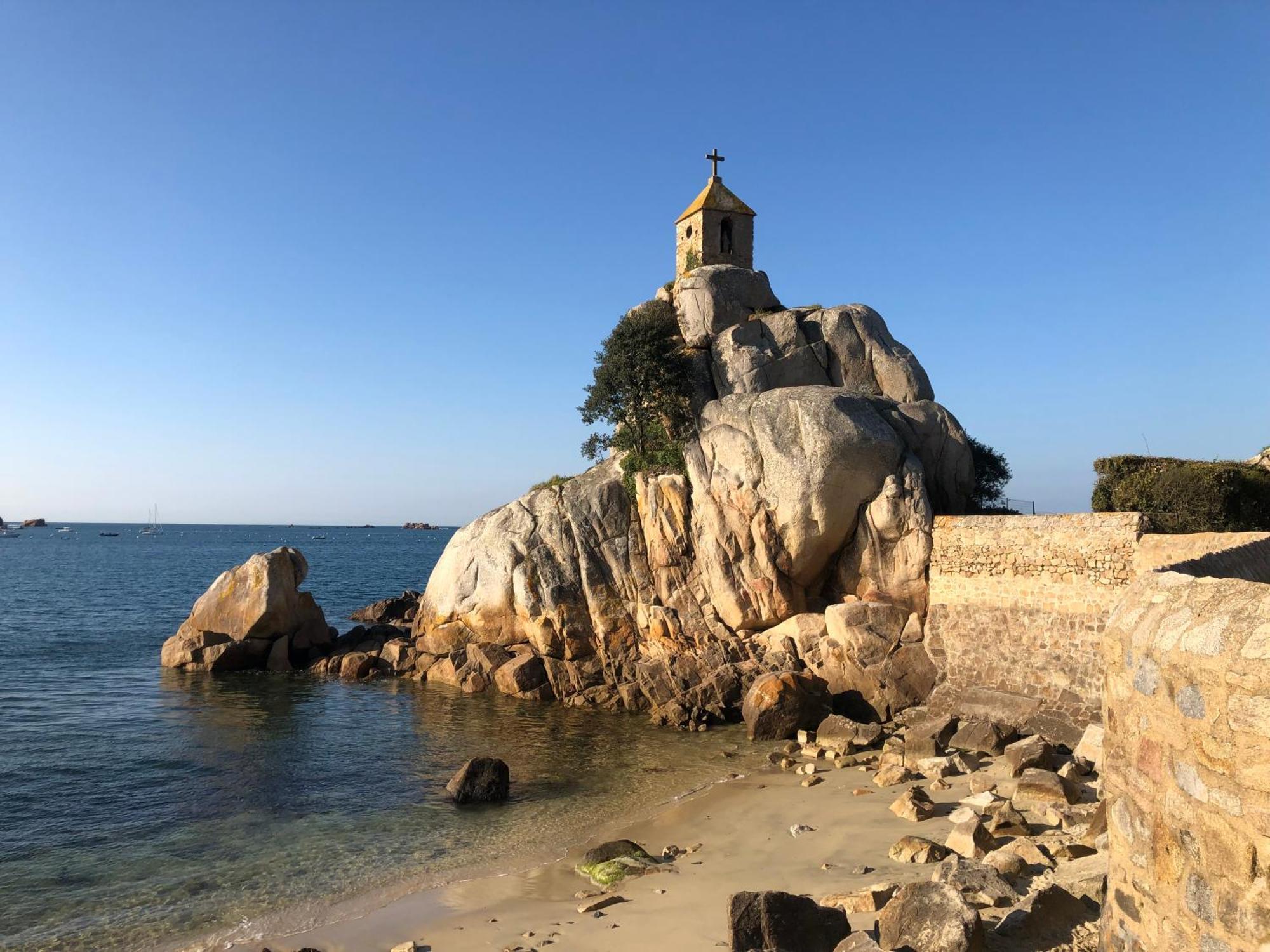 Les Ecolodges Sous Le Phare Louannec Exterior photo