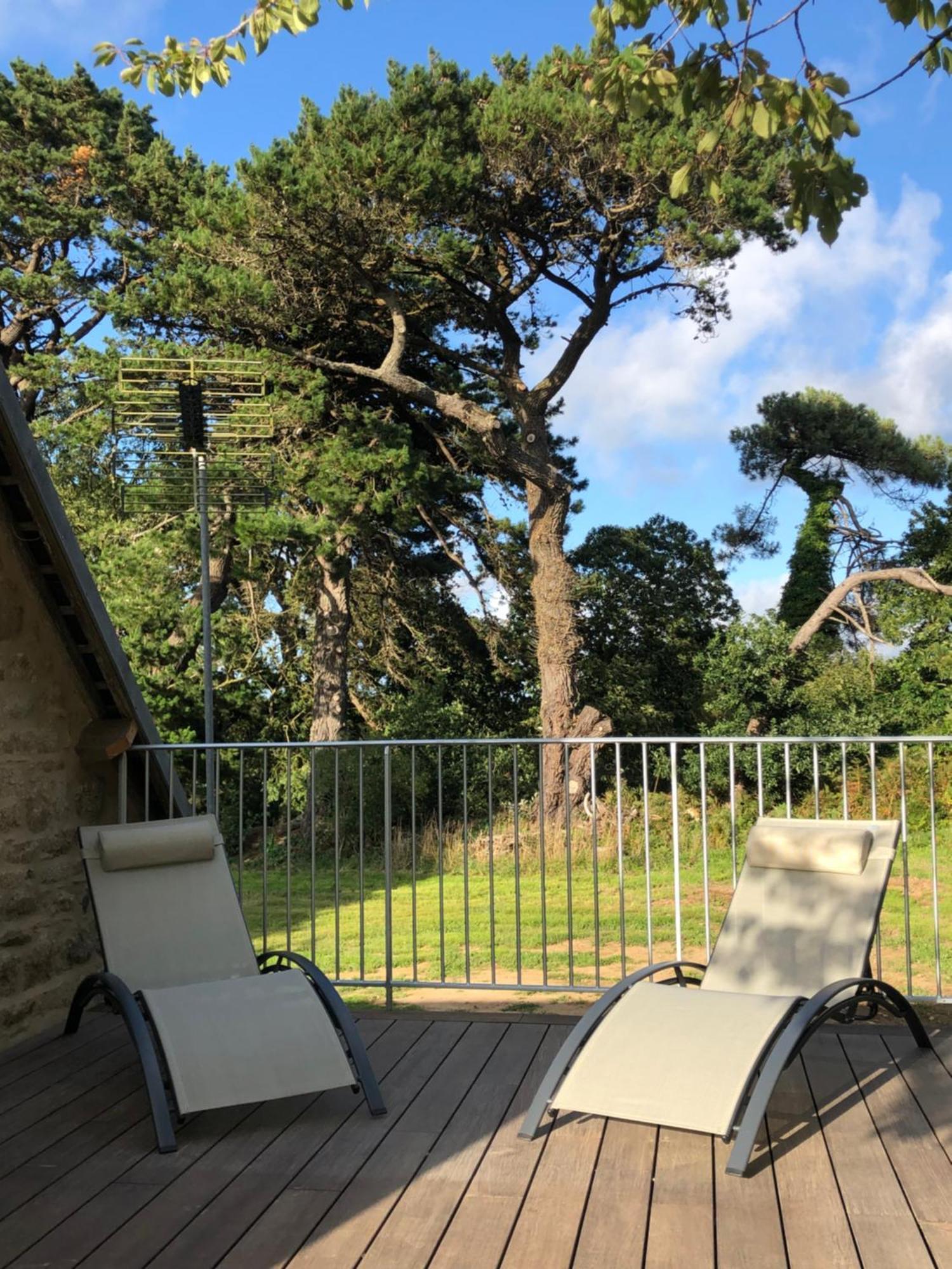 Les Ecolodges Sous Le Phare Louannec Exterior photo